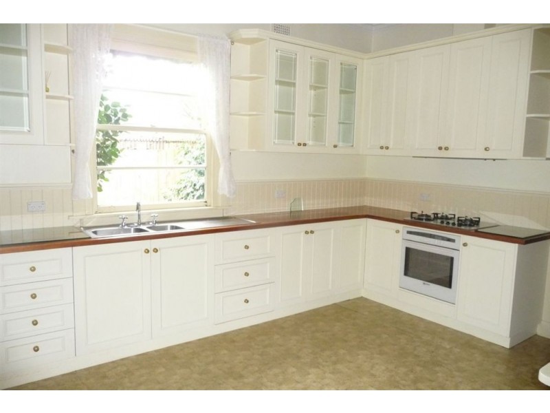 8 Valley Vista Drive, Warragul VIC 3820