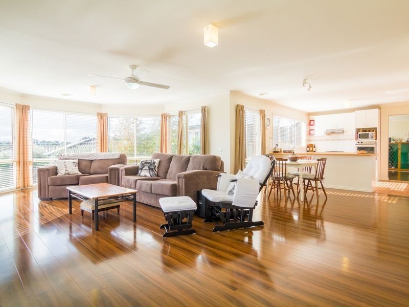 17 Janine Court, Drouin VIC 3818