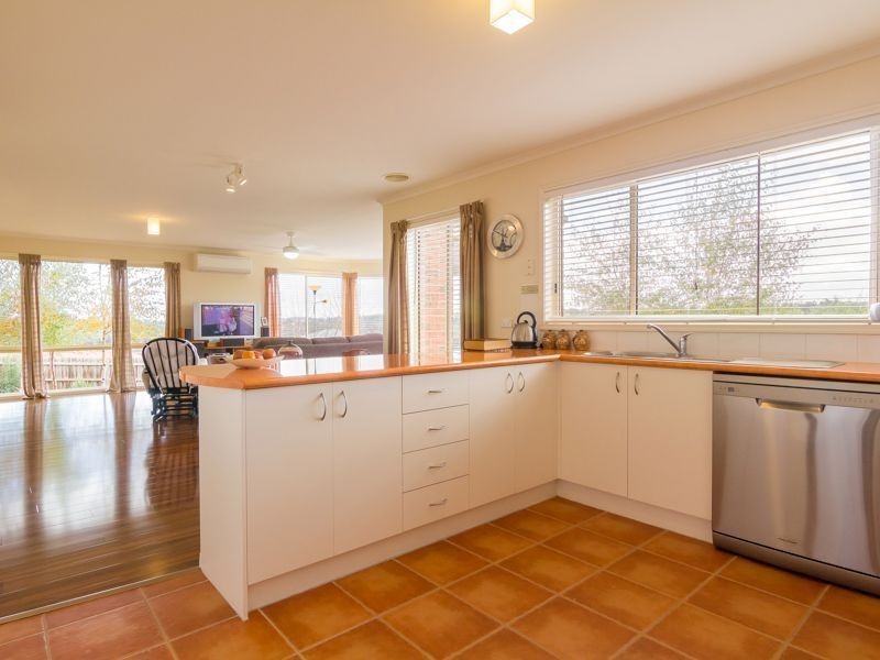 17 Janine Court, Drouin VIC 3818