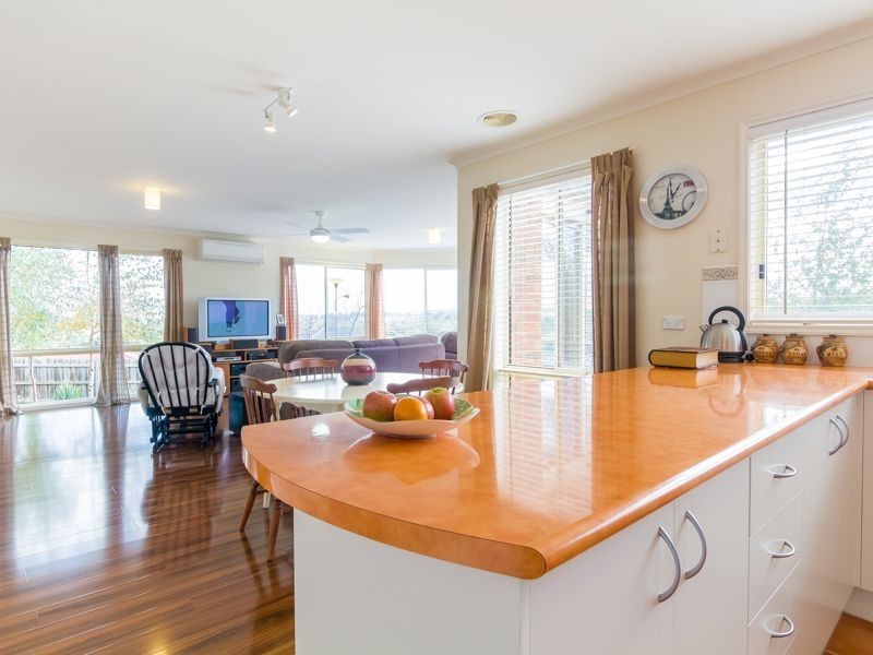 17 Janine Court, Drouin VIC 3818