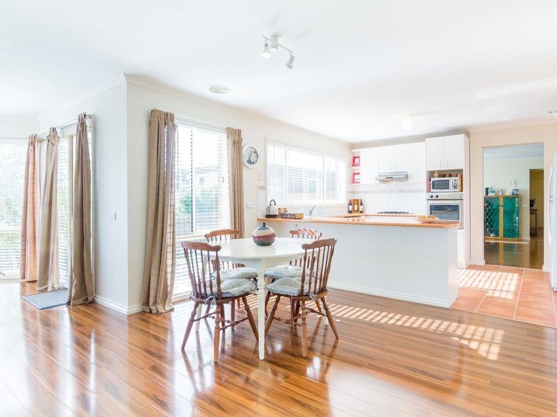 17 Janine Court, Drouin VIC 3818