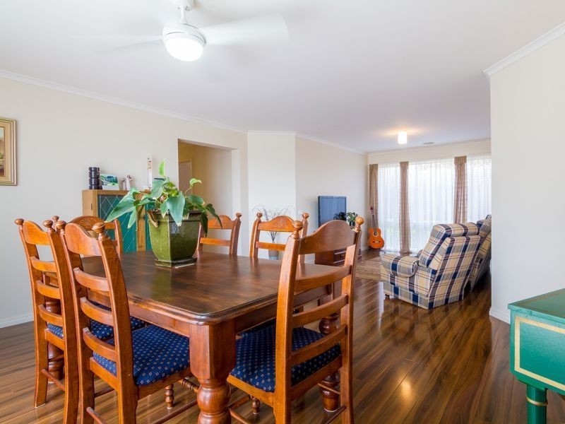 17 Janine Court, Drouin VIC 3818