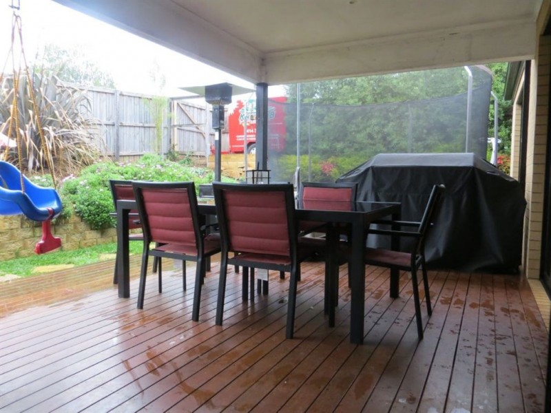 5 Rivendale Crescent, Drouin VIC 3818