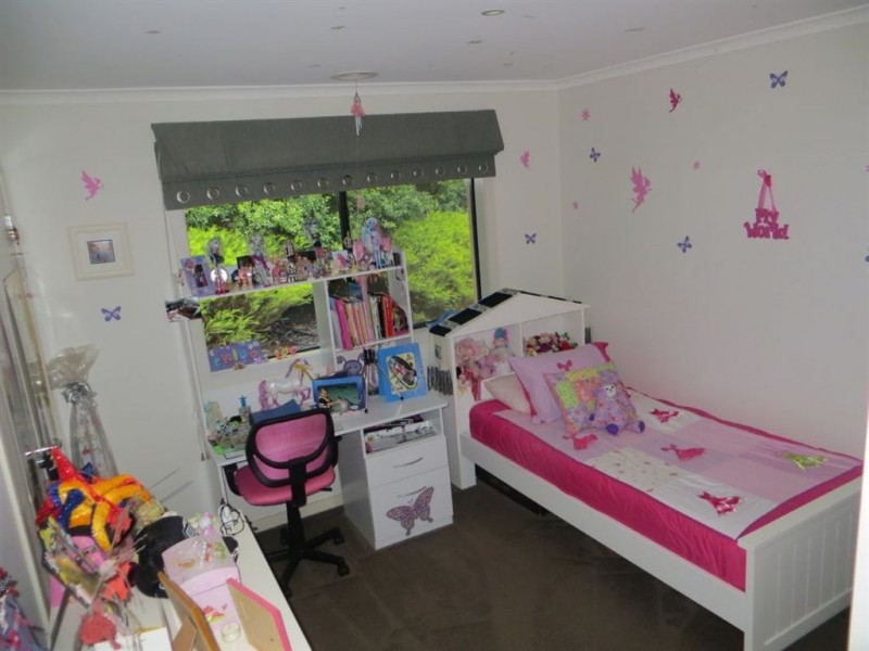 5 Rivendale Crescent, Drouin VIC 3818