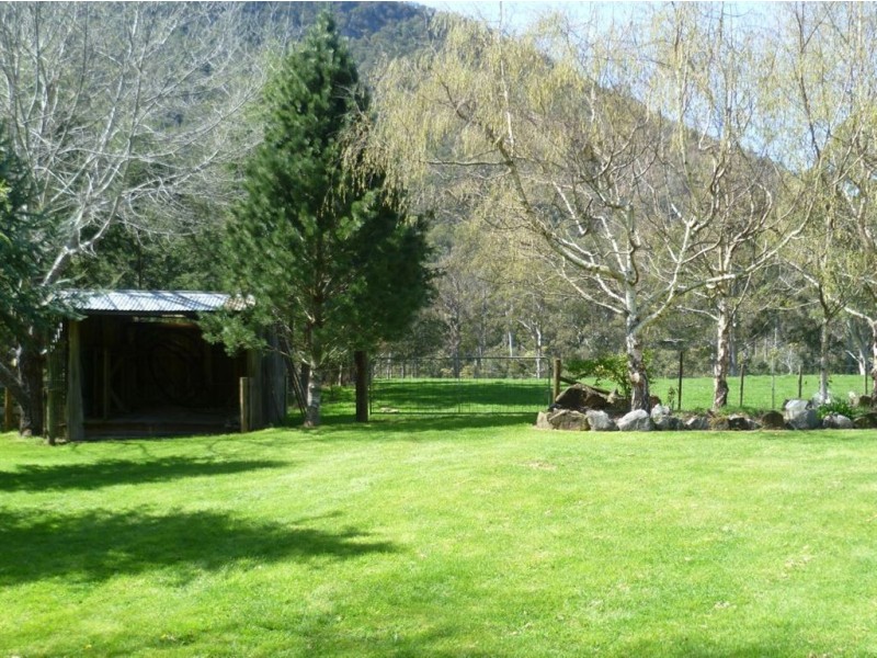 100 Rowlands Rd, Liena TAS 7304
