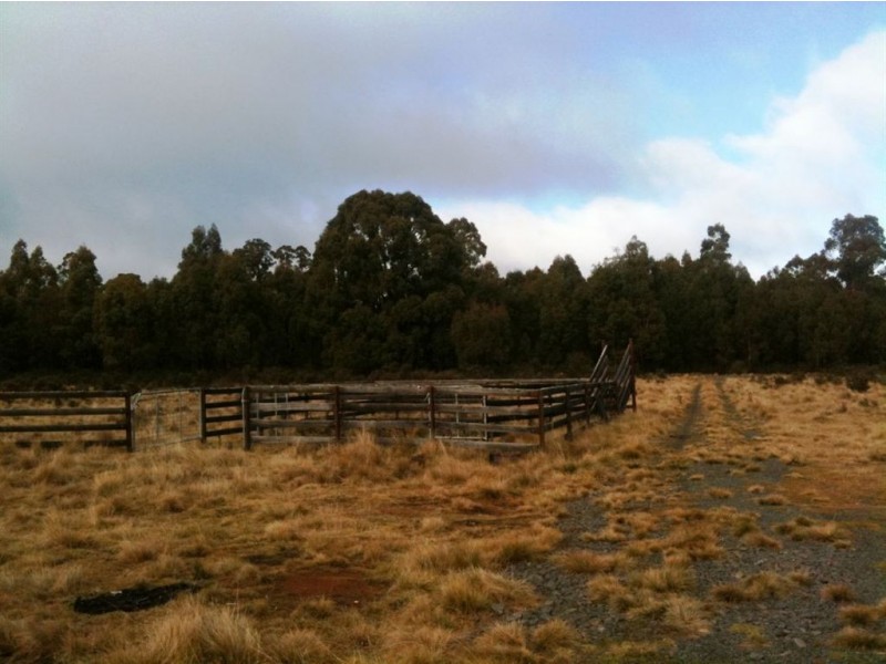 - Lyell Hwy, Ouse TAS 7140