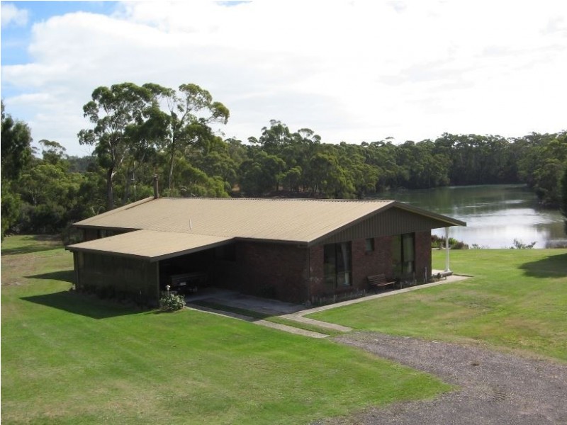 19523 Bass Highway, Rocky Cape TAS 7321