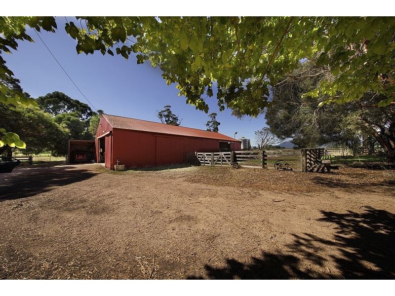 1915 Sheffield Road, Barrington TAS 7306