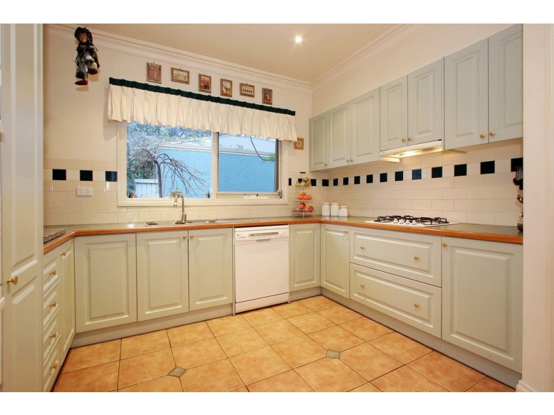 16 View Street, Croydon VIC 3136