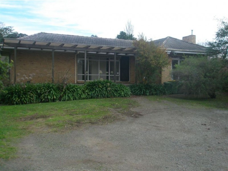15 Victoria Rd, Chirnside Park VIC 3116