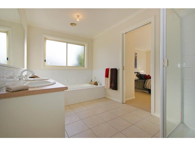 2/17-19 Beaufort Road, Croydon VIC 3136