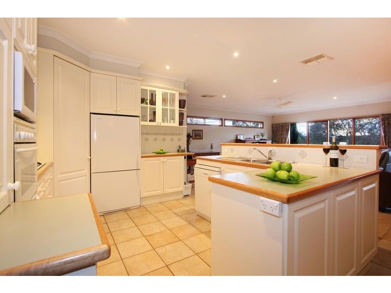 39 Allendale Road, Croydon VIC 3136