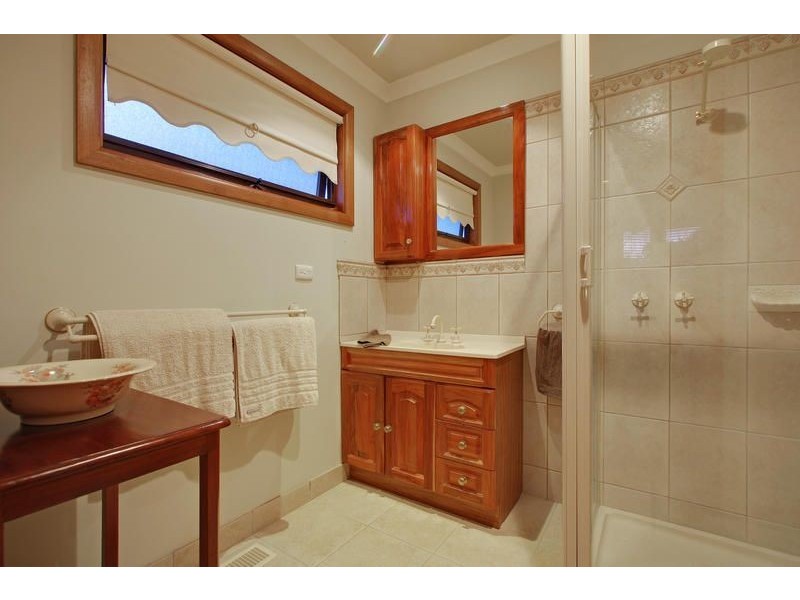 39 Allendale Road, Croydon VIC 3136