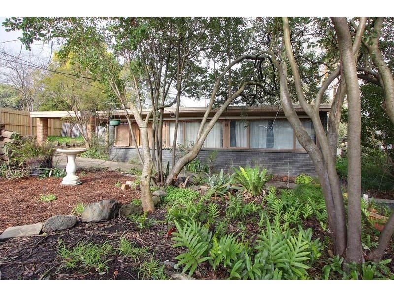 32 Highland Crescent, Mooroolbark VIC 3138