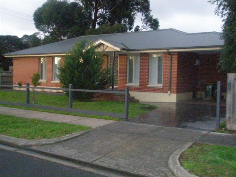 17 Dunrossil Drive, Kilsyth VIC 3137