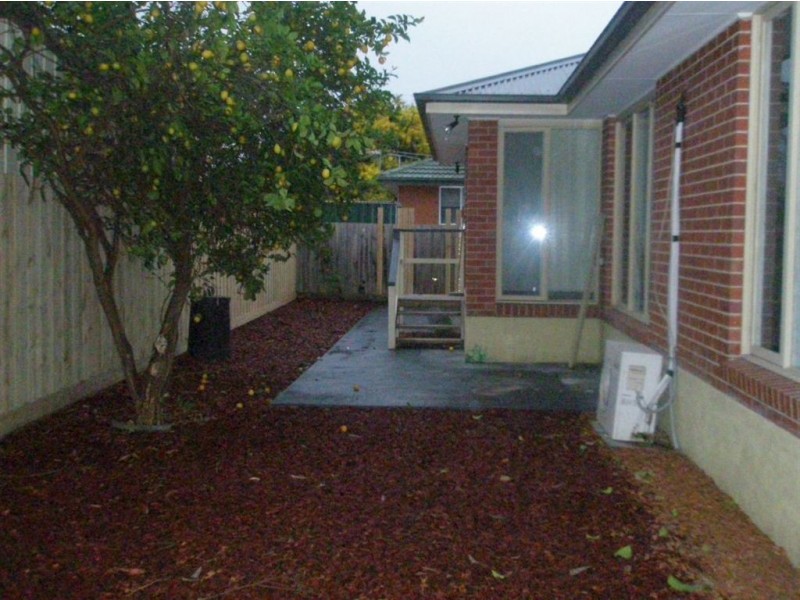 17 Dunrossil Drive, Kilsyth VIC 3137