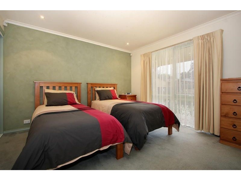 26 View Street, Croydon VIC 3136