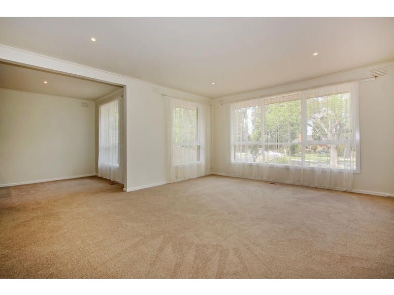 21 Vinter Avenue, Croydon VIC 3136