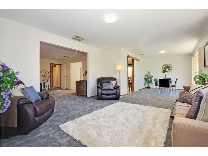 34-36 Lakeside Crescent, Croydon Hills VIC 3136
