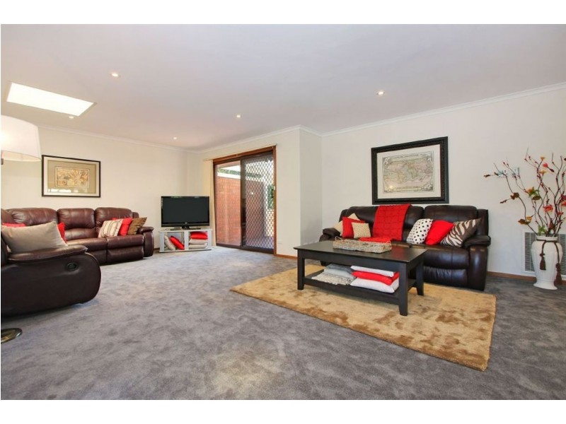 34-36 Lakeside Crescent, Croydon Hills VIC 3136