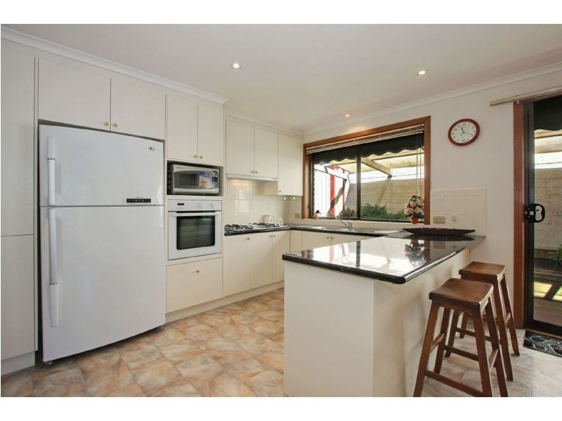 34-36 Lakeside Crescent, Croydon Hills VIC 3136