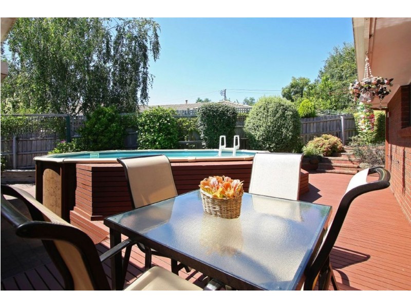 34-36 Lakeside Crescent, Croydon Hills VIC 3136