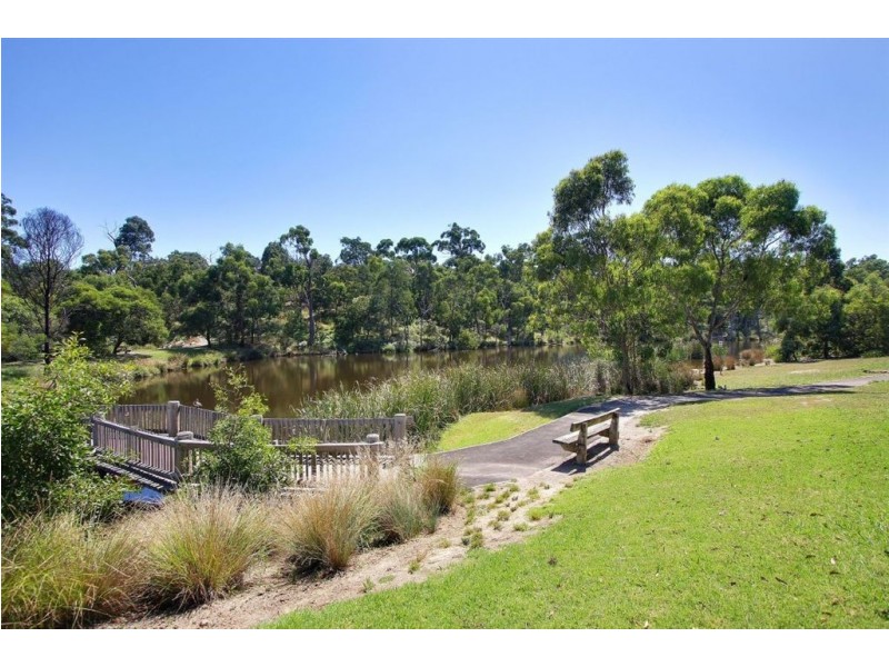 34-36 Lakeside Crescent, Croydon Hills VIC 3136