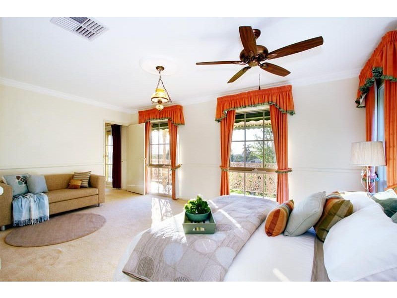 2 Drummer Hill Lane, Mooroolbark VIC 3138