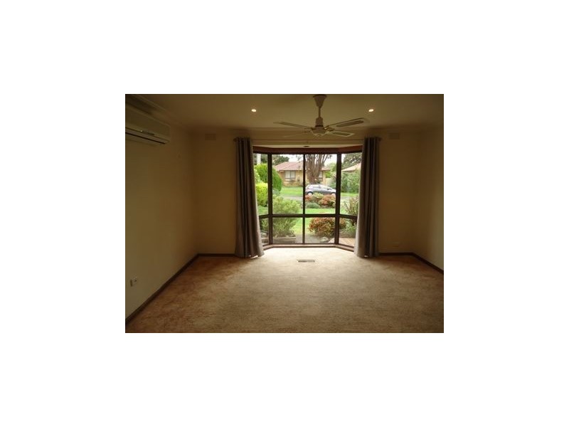 39 Geoffrey Drive, Kilsyth VIC 3137