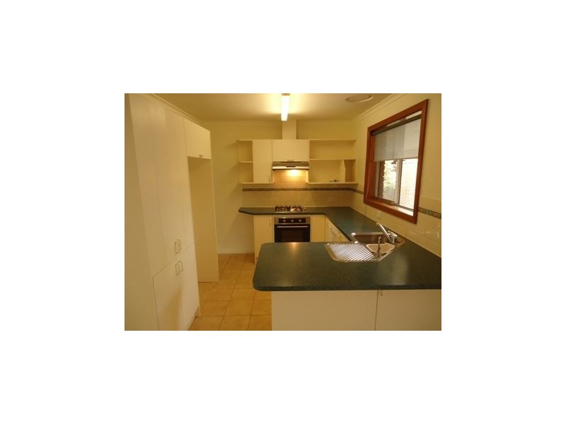 39 Geoffrey Drive, Kilsyth VIC 3137