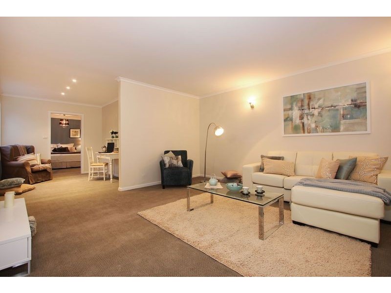 8 Cheeseman Street, Croydon VIC 3136