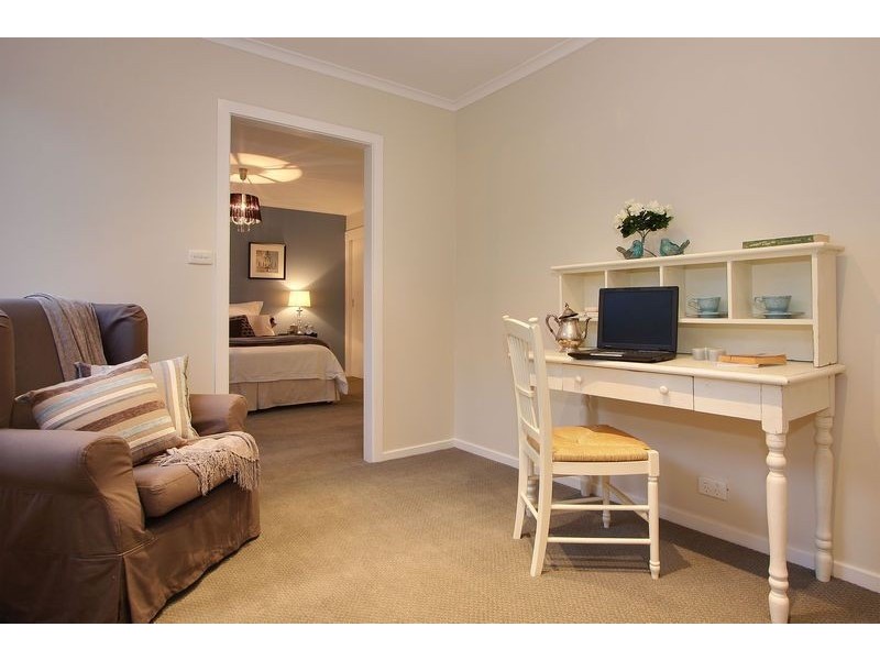 8 Cheeseman Street, Croydon VIC 3136