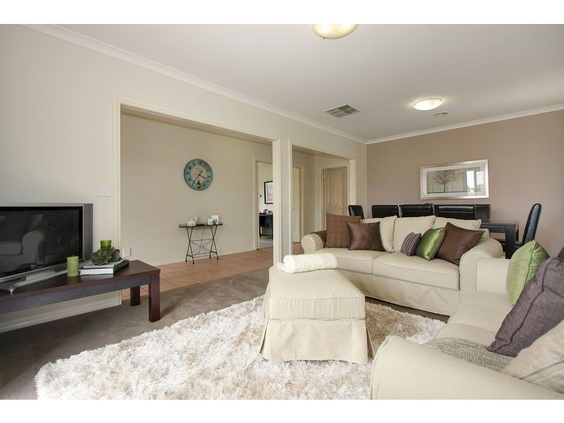 10 Wonuka Court, Croydon Hills VIC 3136