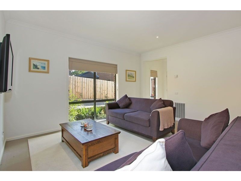 2/57 Bayswater Road, Croydon VIC 3136