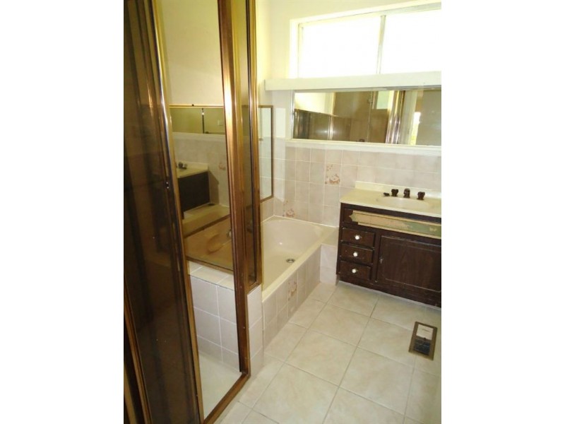 38 Blackburn Road, Mooroolbark VIC 3138