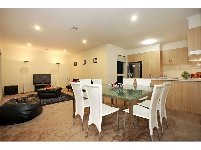 1/15 Newman Road, Croydon VIC 3136