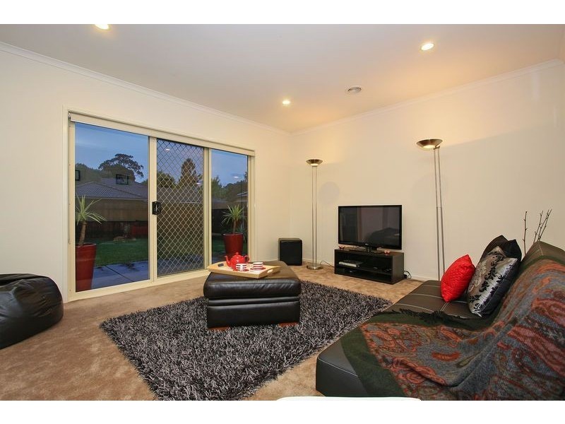 1/15 Newman Road, Croydon VIC 3136