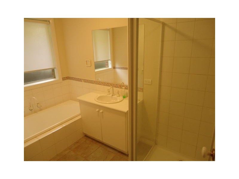 1A Ernest Road, Croydon VIC 3136