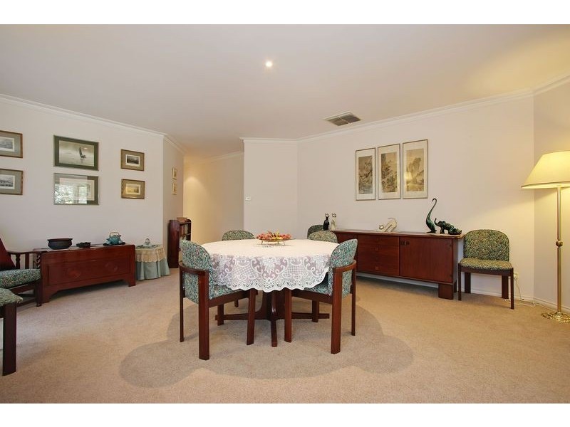 27 Meadowbank Avenue, Chirnside Park VIC 3116