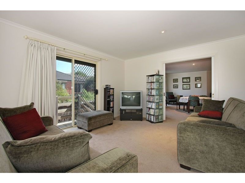 27 Meadowbank Avenue, Chirnside Park VIC 3116