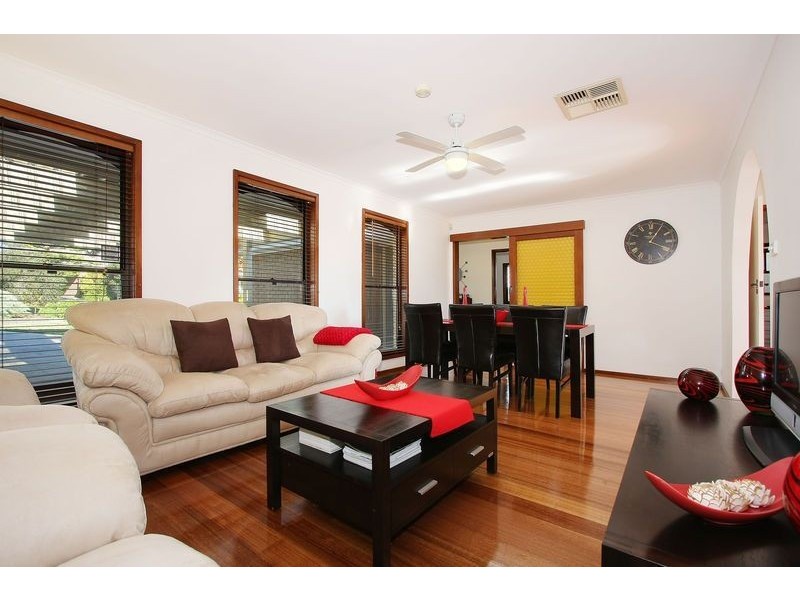 19 Roseman Road, Chirnside Park VIC 3116