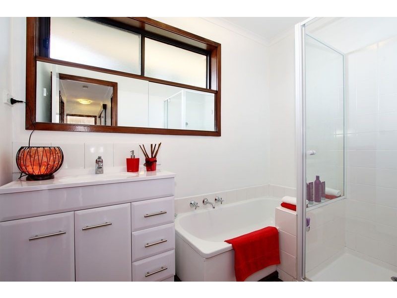 19 Roseman Road, Chirnside Park VIC 3116