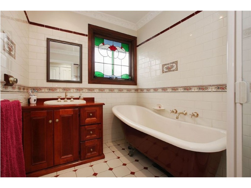 8 Kalimna Street, Mooroolbark VIC 3138