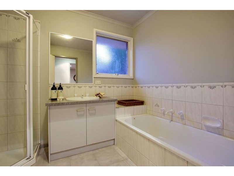 14 Hillview Court, Croydon Hills VIC 3136