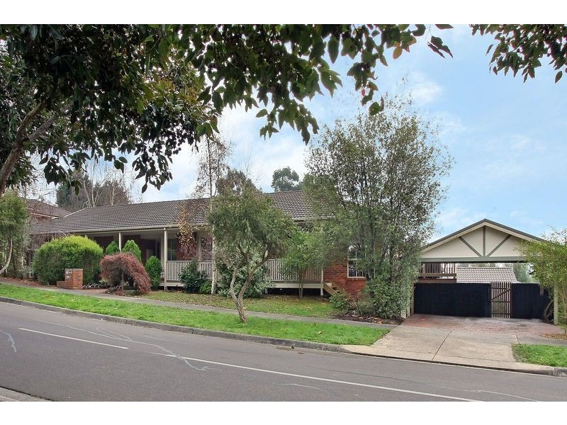 121 Nangathan Way, Croydon North VIC 3136