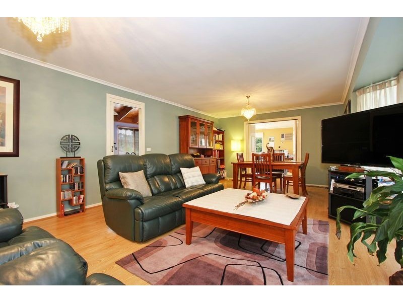 121 Nangathan Way, Croydon North VIC 3136