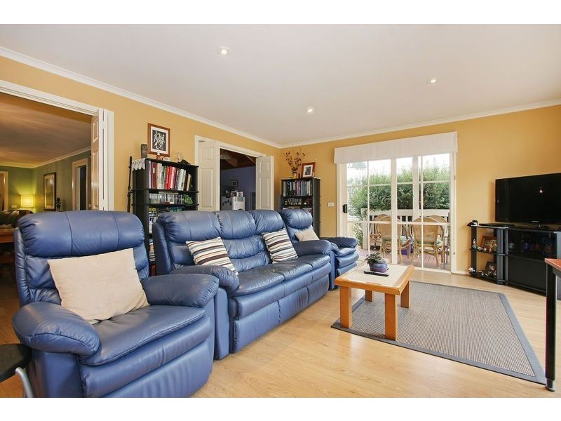 121 Nangathan Way, Croydon North VIC 3136