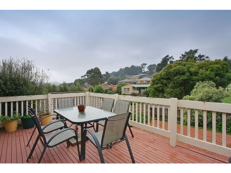 121 Nangathan Way, Croydon North VIC 3136