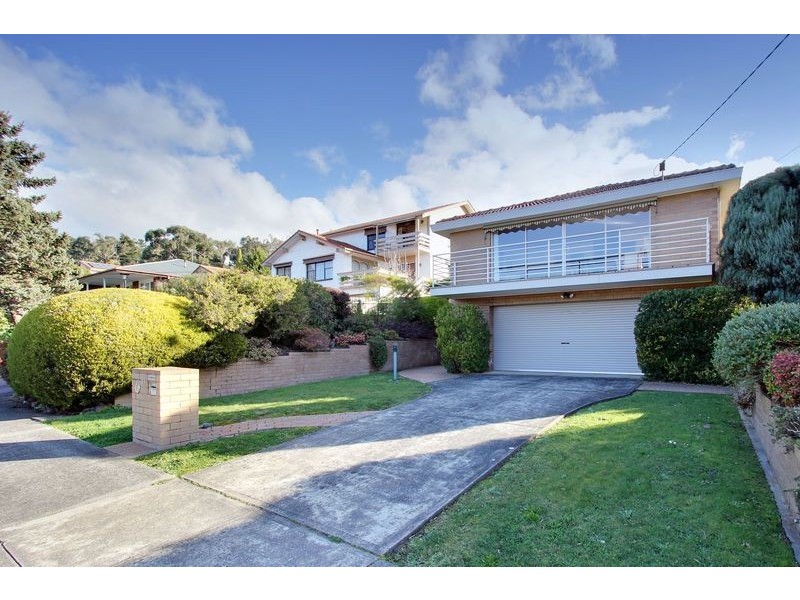 17 Neuparth Road, Croydon North VIC 3136