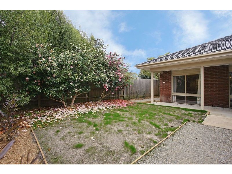 2/64 Geoffrey Drive, Kilsyth VIC 3137